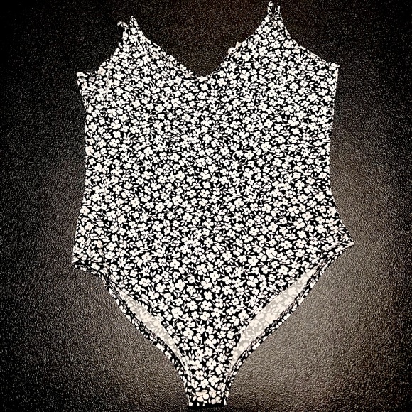 Sexy Spaghetti Strap Bodysuit - Picture 2 of 4